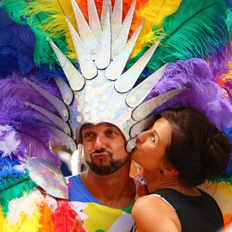 Comment bien préparer son voyage pour la gay pride ?